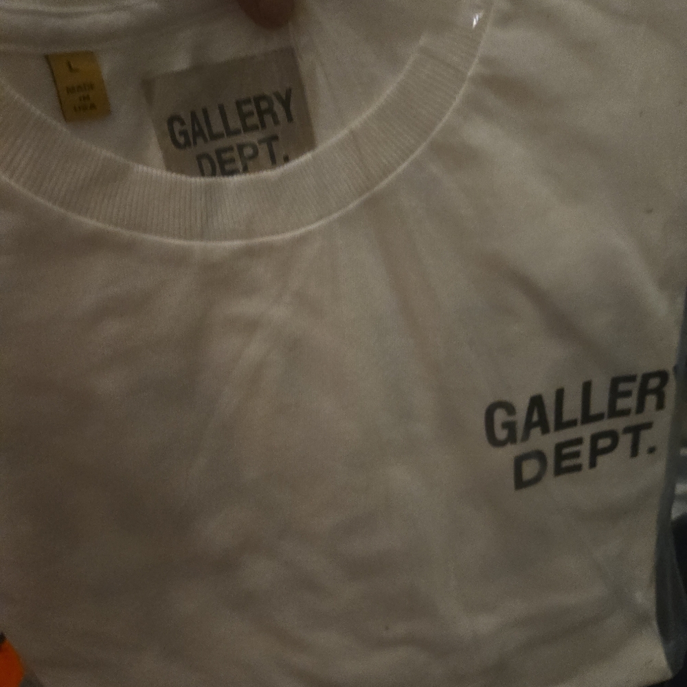 Gallery dept souvenir white tee